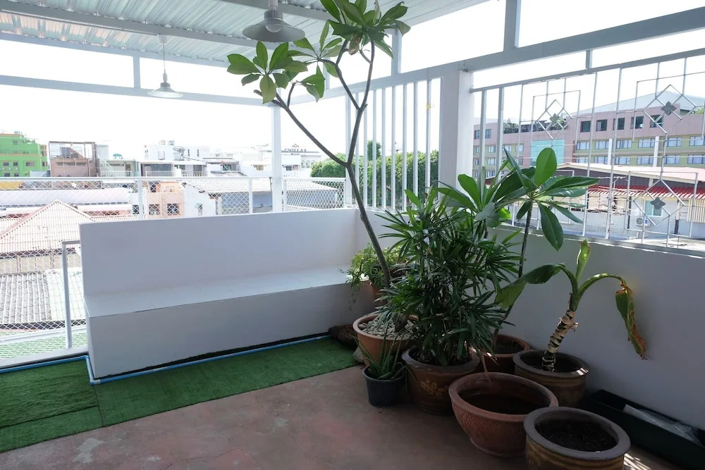 BOB House Khaosan - บ็อบเฮ้าท์ ข้าวสาร