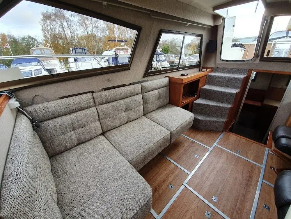 Houseboat Lynx