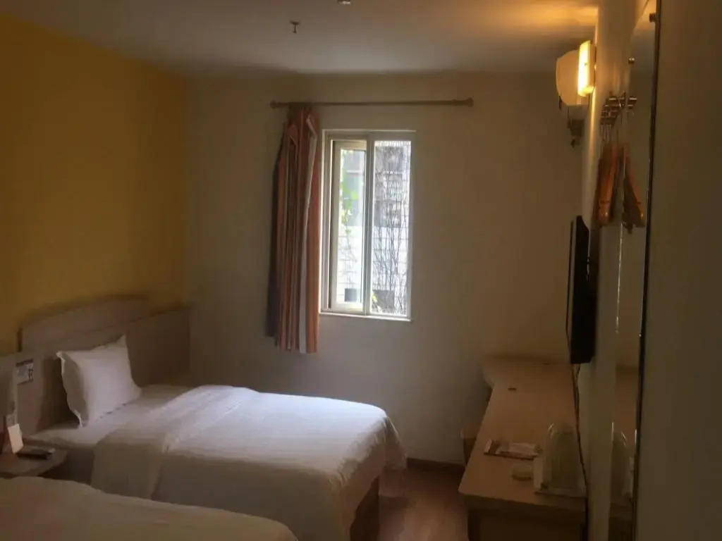 7 Days Premium Hotel Kunming East Railway Station Juhua Village