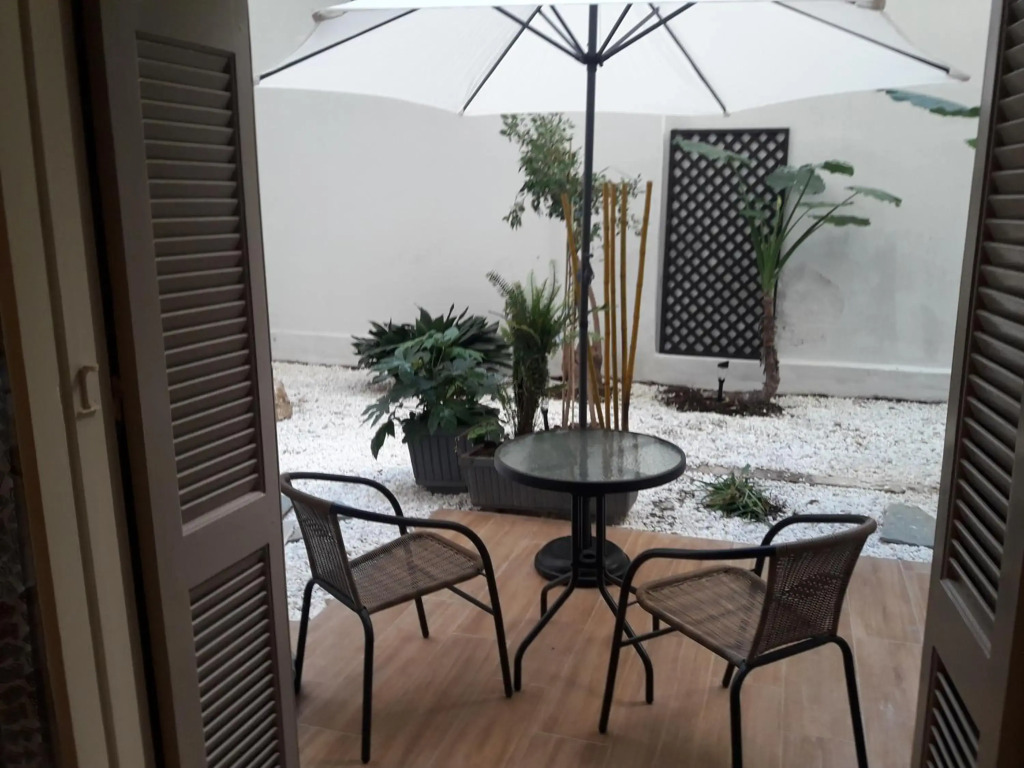 Studio Posh with garden in Kolonaki