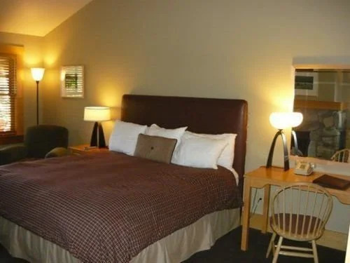 Freestone Inn