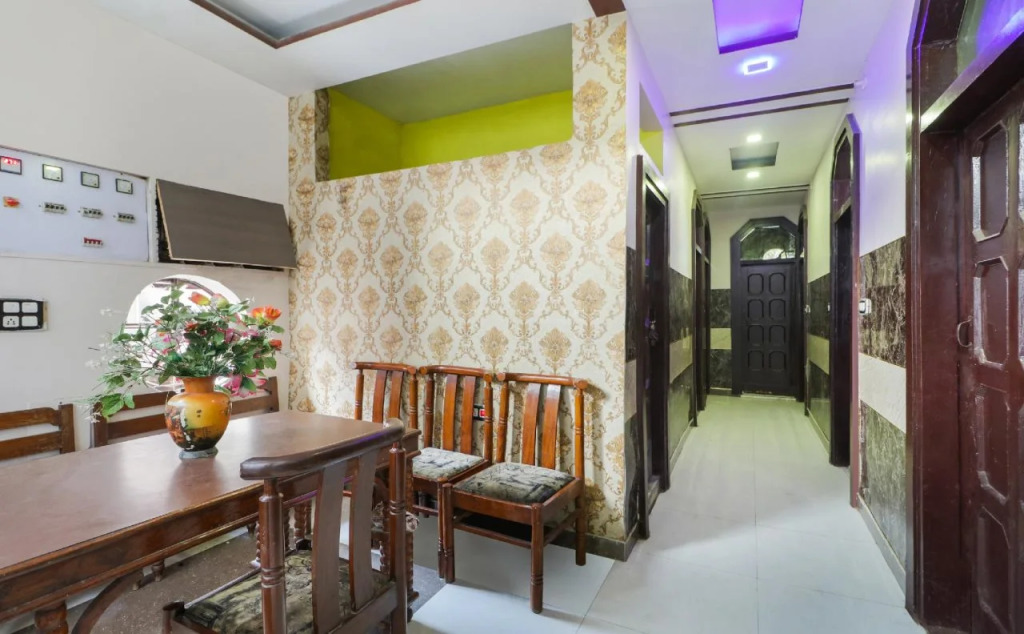 Hotel President By OYO Rooms