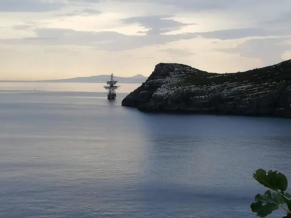 Sea Coast Lekeitio by HomeBilbao