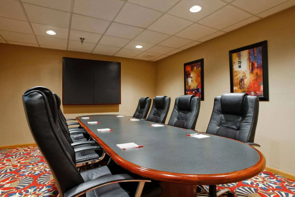 Roosevelt Grand Dakota SureStay Collection by Best Western