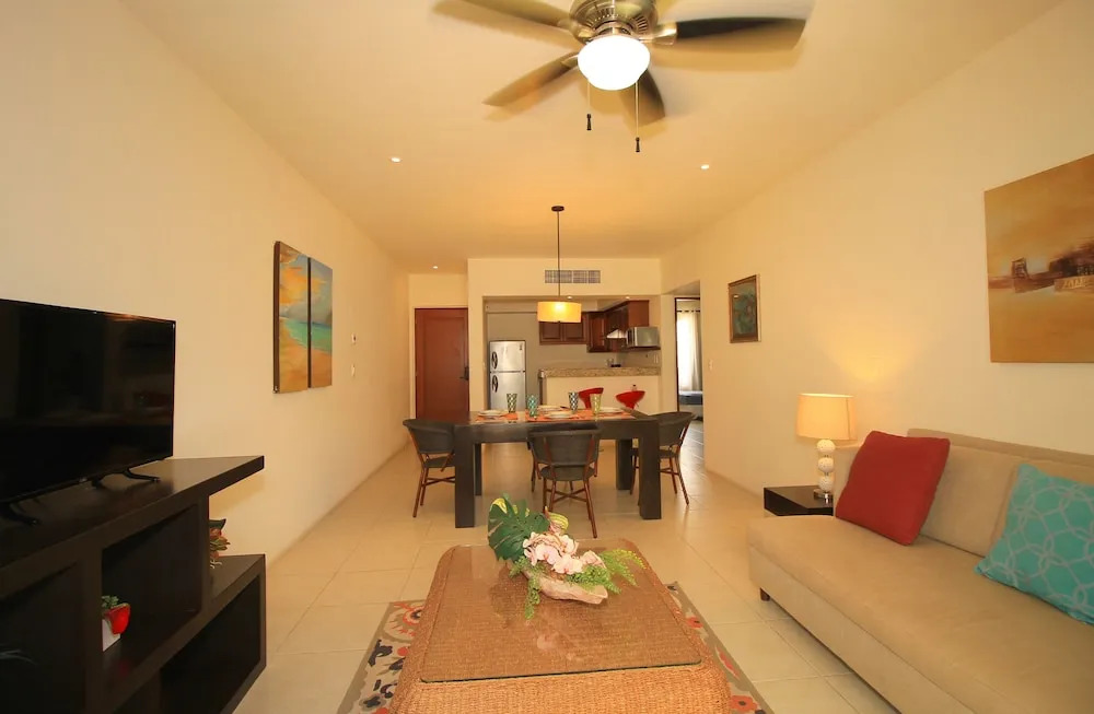 Luna Maya? Beautiful 2BR Beach Condo By Select