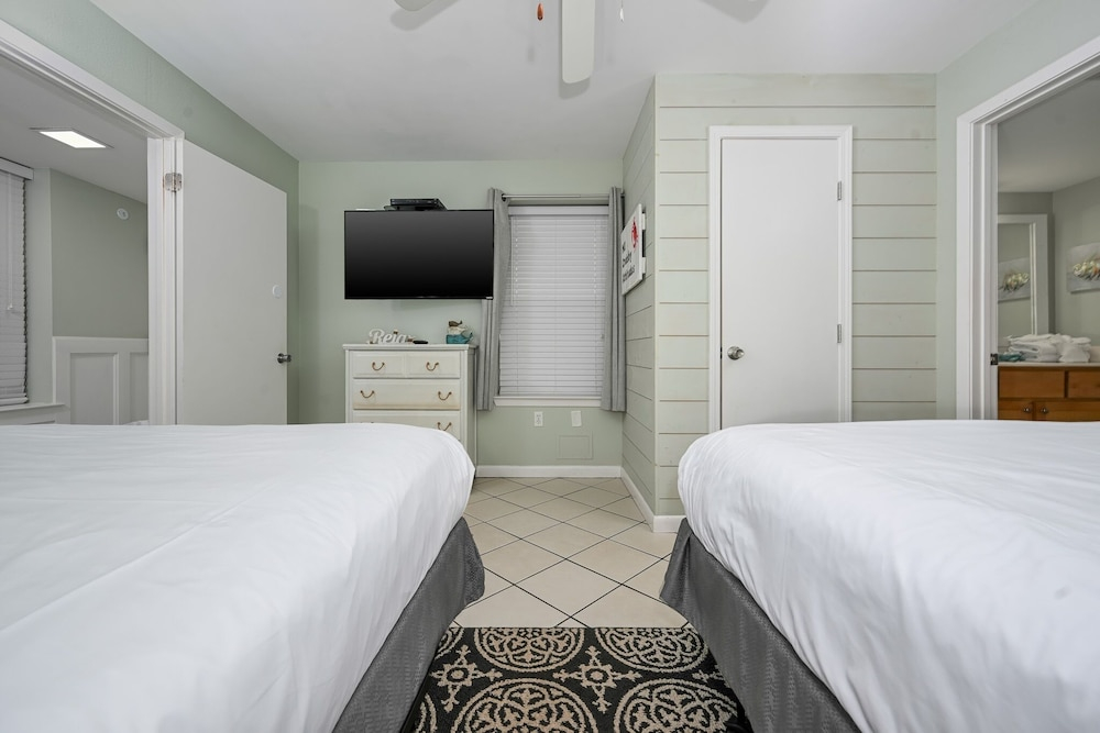 Phoenix V 509 2 Bedroom Condo