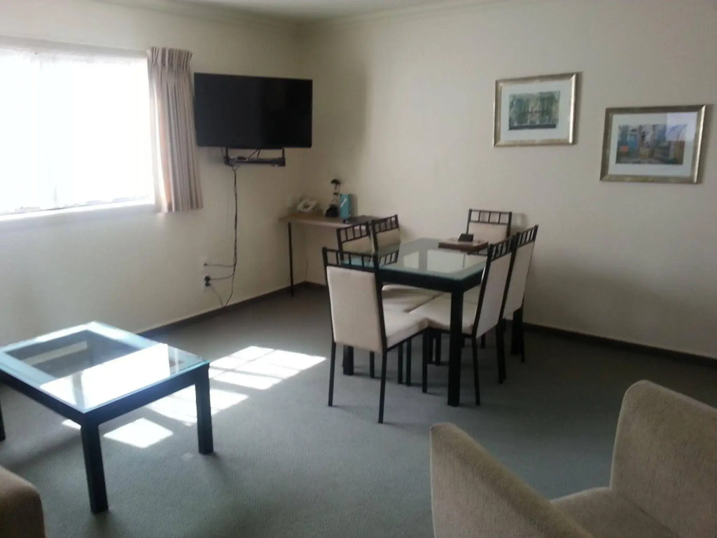 Stay 280 & Stay 284 Rotorua - Refurbished Modern Accommodation