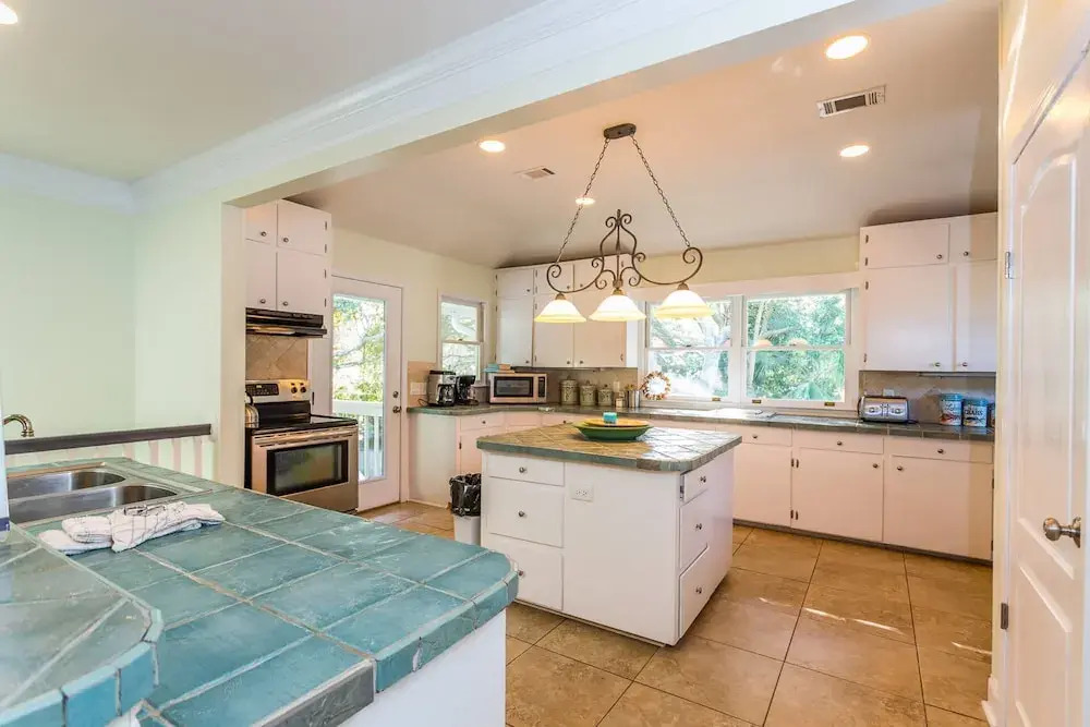 4219 13th Street by Hodnett Cooper
