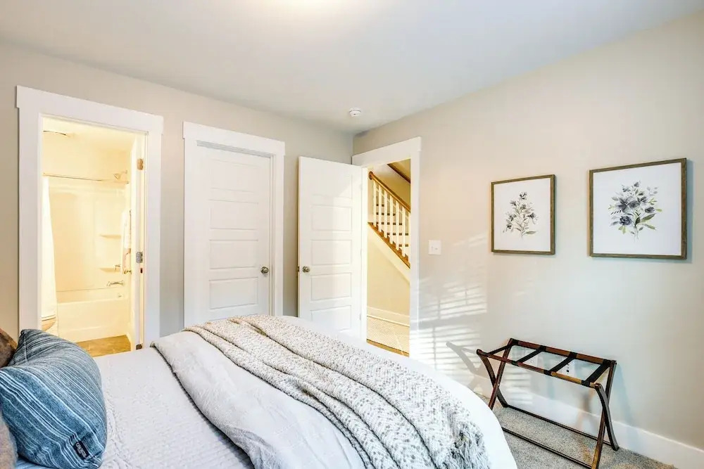 Cozy South Carolina Abode - Steps From Main Street