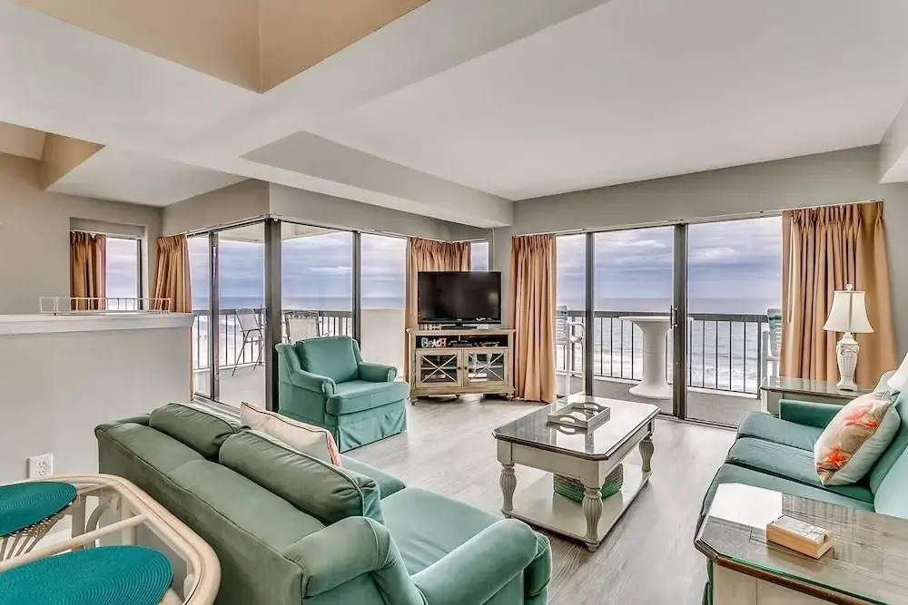 Savoy Penthouse 603