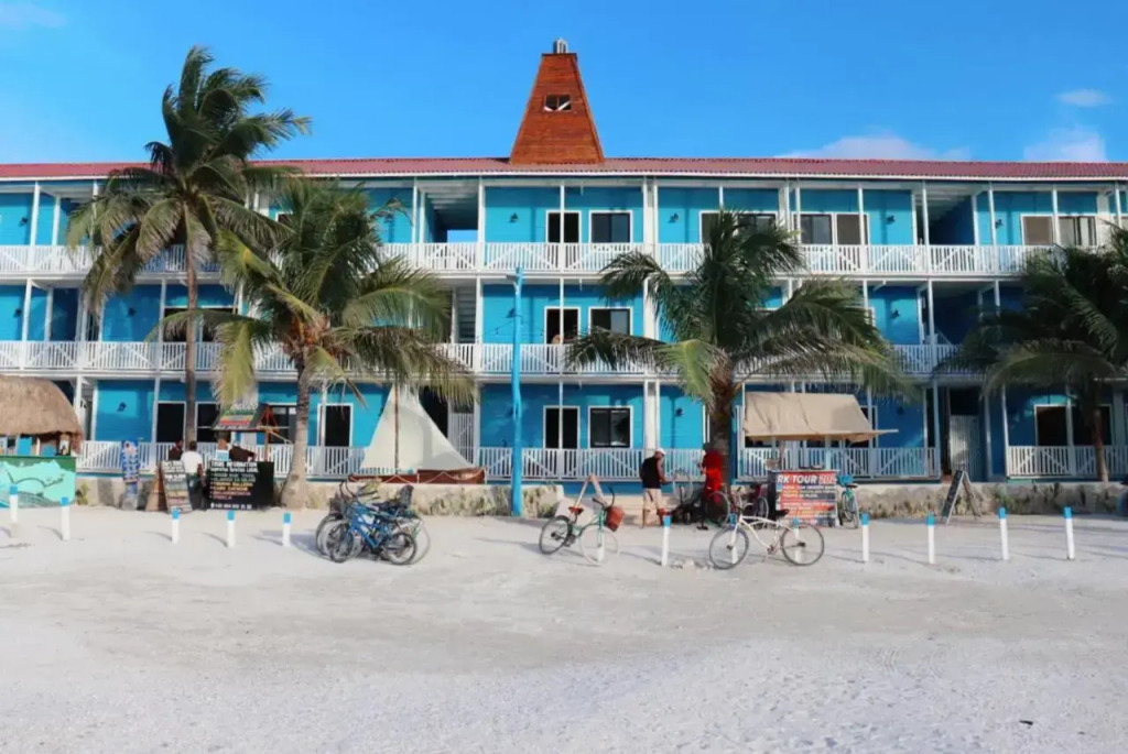 El Faro Beach Front by ÓOL Hotels