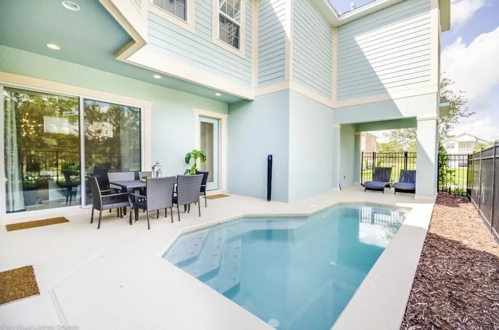 7786ll 5 Bedroom Villa by RedAwning