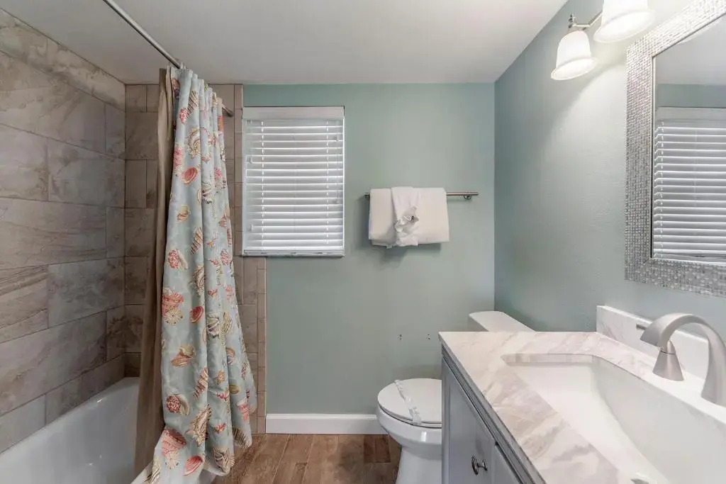 #121 at Surf Song Resort 2 Br condo by RedAwning
