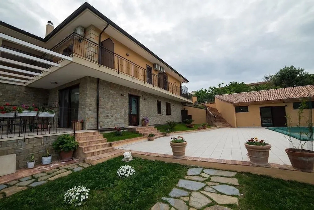 Villa Sansivieri