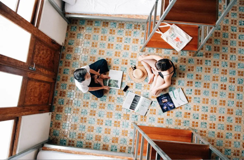 365.Hostel