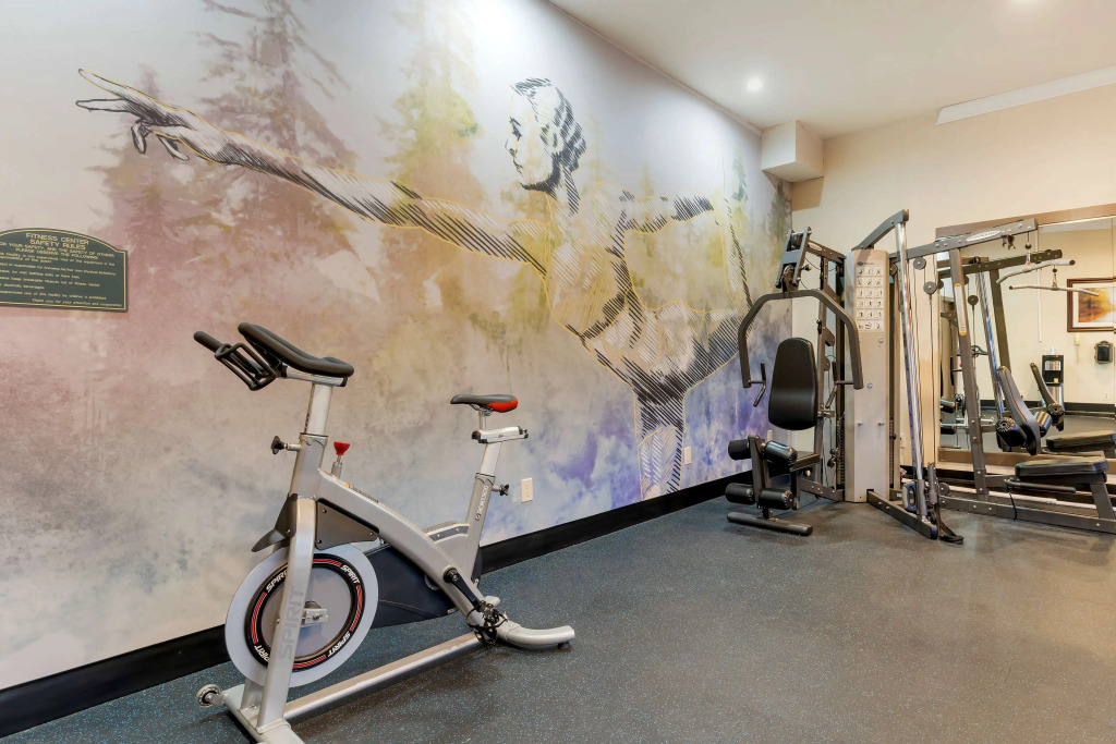 Best Western Plus Forest Park Inn