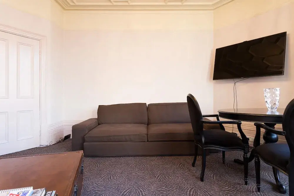 1 Bedroom Flat In Soho