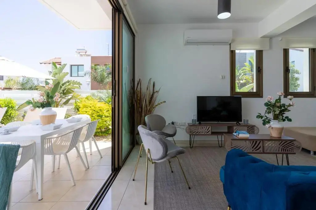 Sea La Vie 3-BR Villa in Protaras