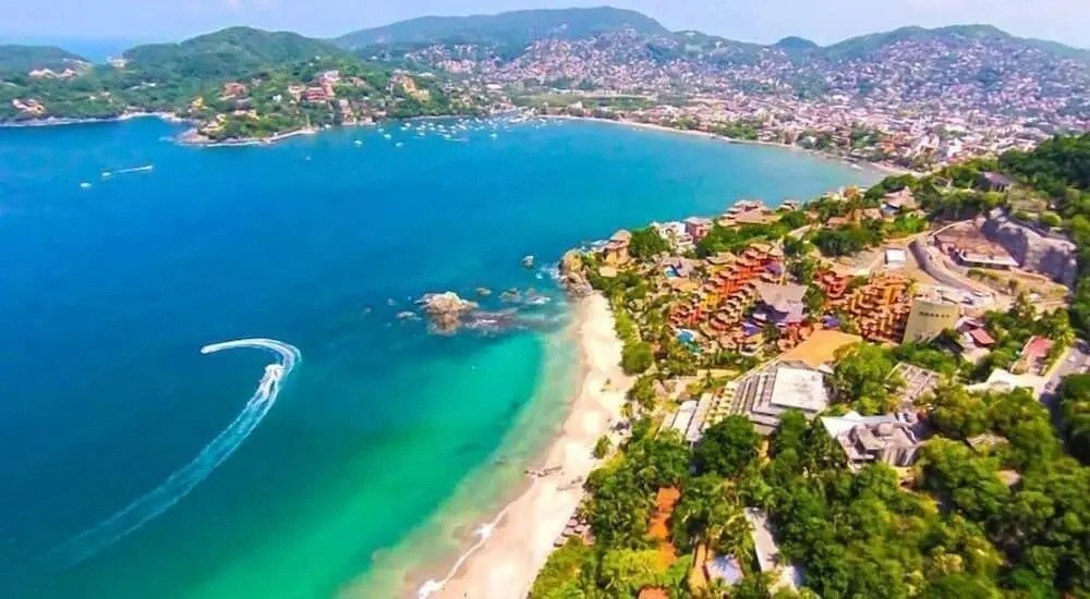 Air-conditioned Zihuatanejo - Close To Beaches & World Class Snorkeling! 2 Bedroom Condo by Redawning