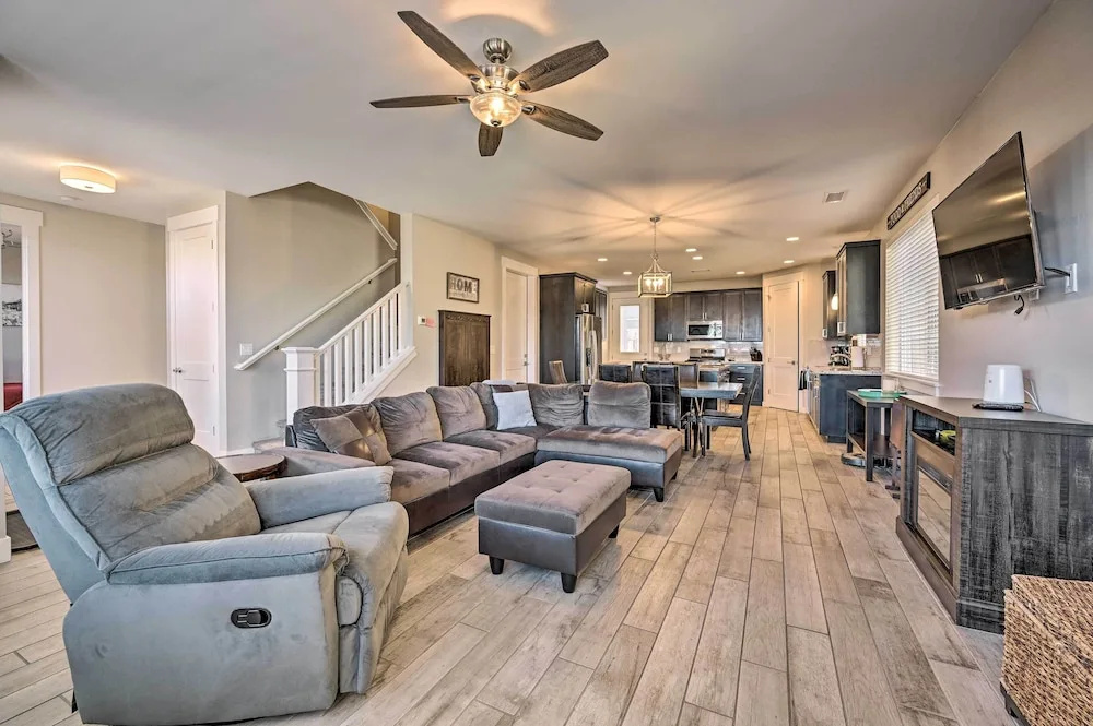 Spacious Flagstaff Home with Fenced Yard and Grill