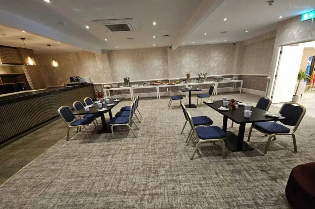 Palms Hotel & Retreat By Palette London Romford