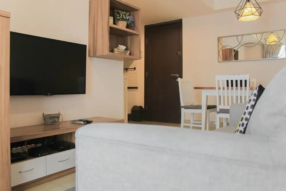 Comfortable 2BR Apartment at H Residence