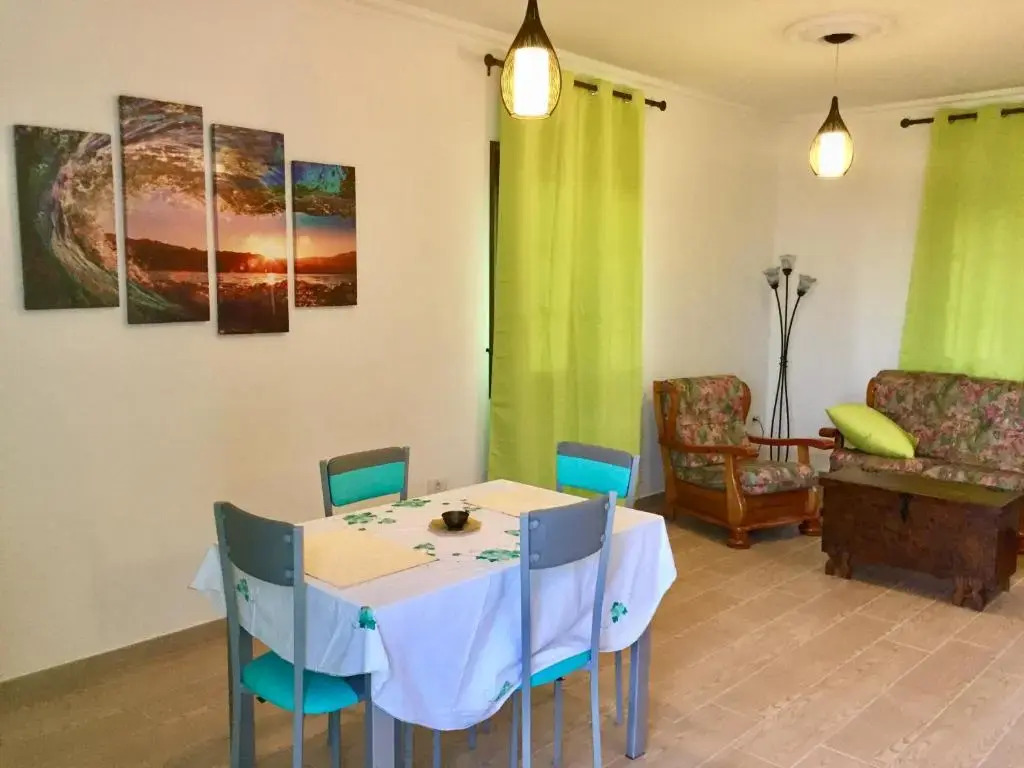 Costa Este House