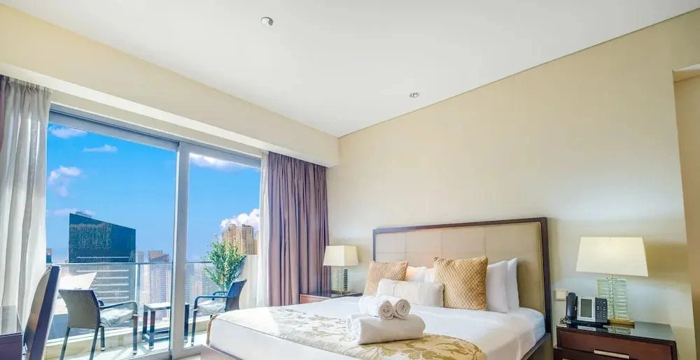 LUX The JW Marina Studio 4