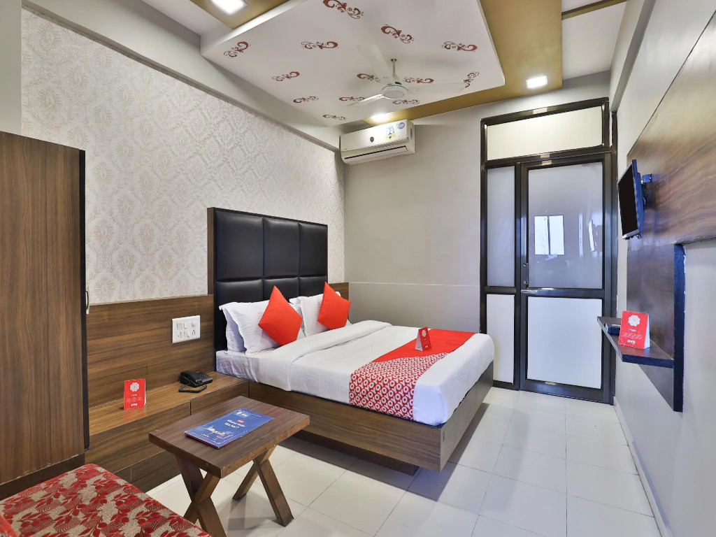 OYO 10501 Hotel Amber