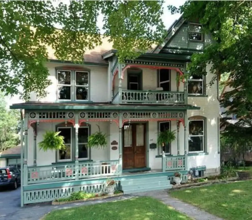 Victorian Loft Bed and Breakfast