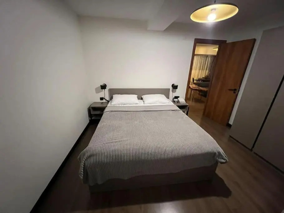 Paskunji Marshall Apartment