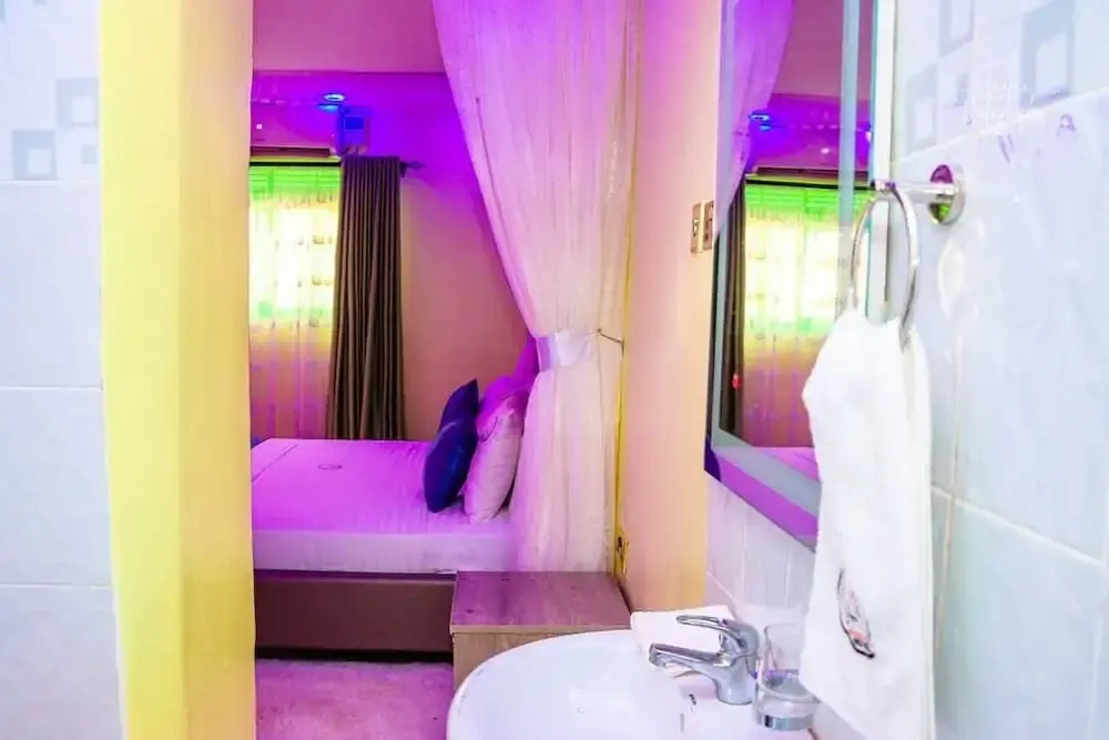 Ten villa luxury resort