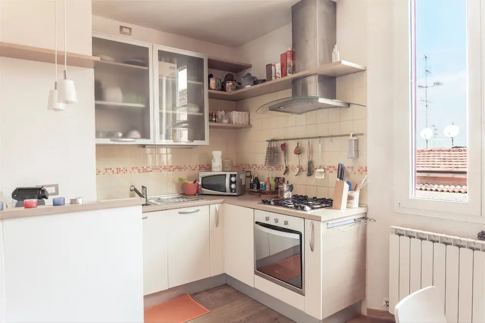 GuestHost - Skyline Central Apartment