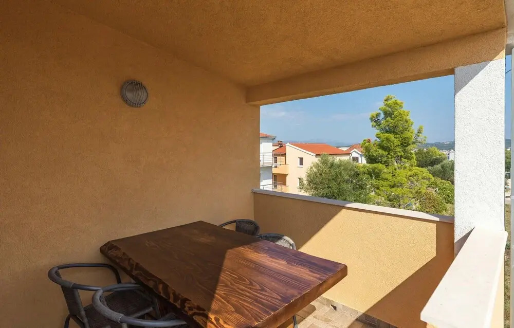Awesome Apartment in Okrug Donji With 1 Bedrooms and Wifi