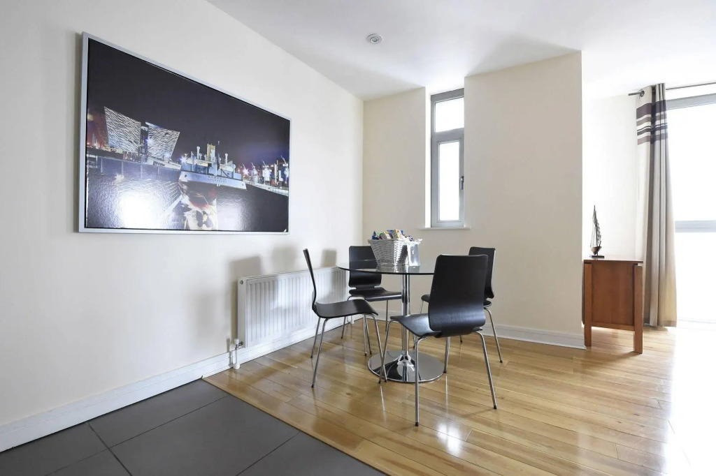 Dream Apartments - Titanic Arc