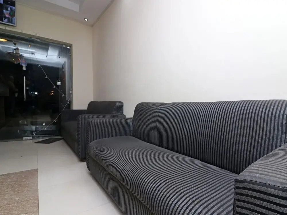 OYO 28044 Devki Palace Jain Hotel