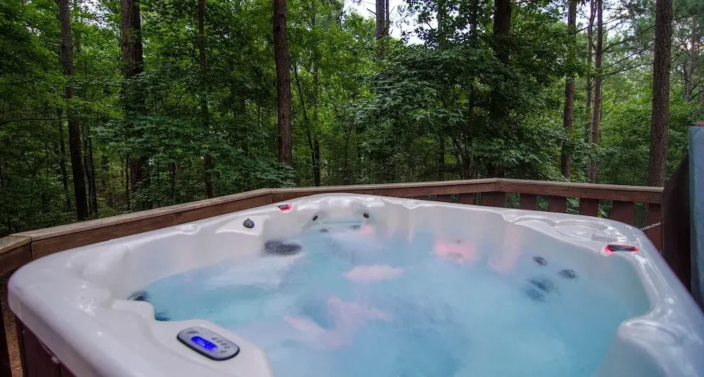 Denali Private Cabin Includes Xbox, Hot Tub, and Stone Pizza Oven by Redawning