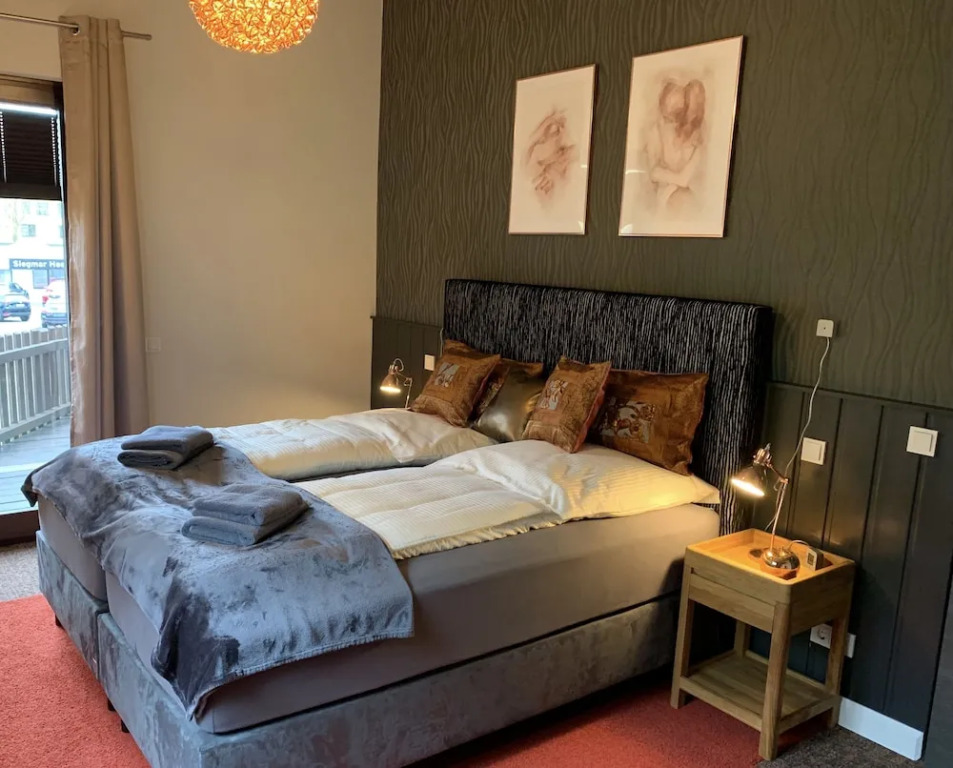 BESOTEL Erkrath - 20 Wohnungen 2 Standorte 35 Schlafzimmer 29 Badezimmer 52 Betten für 73 Gäste