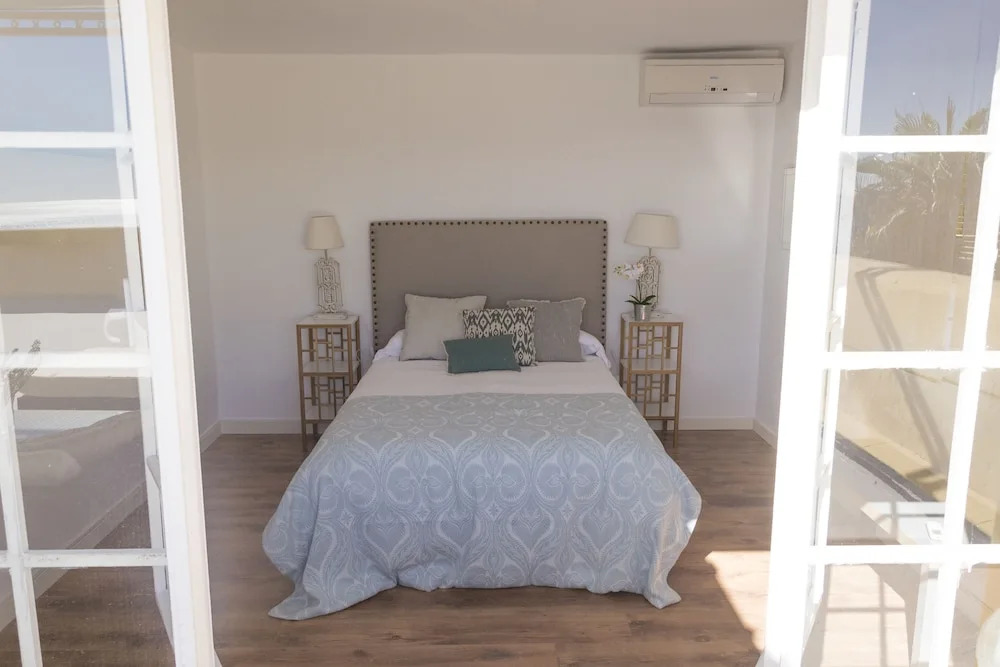 Bright Classic House Near La Malagueta REMS