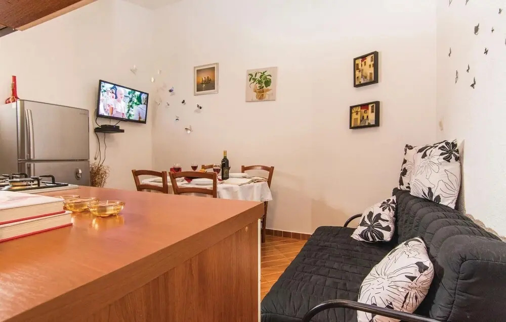 Amazing Home in Biograd With Wifi and 2 Bedrooms