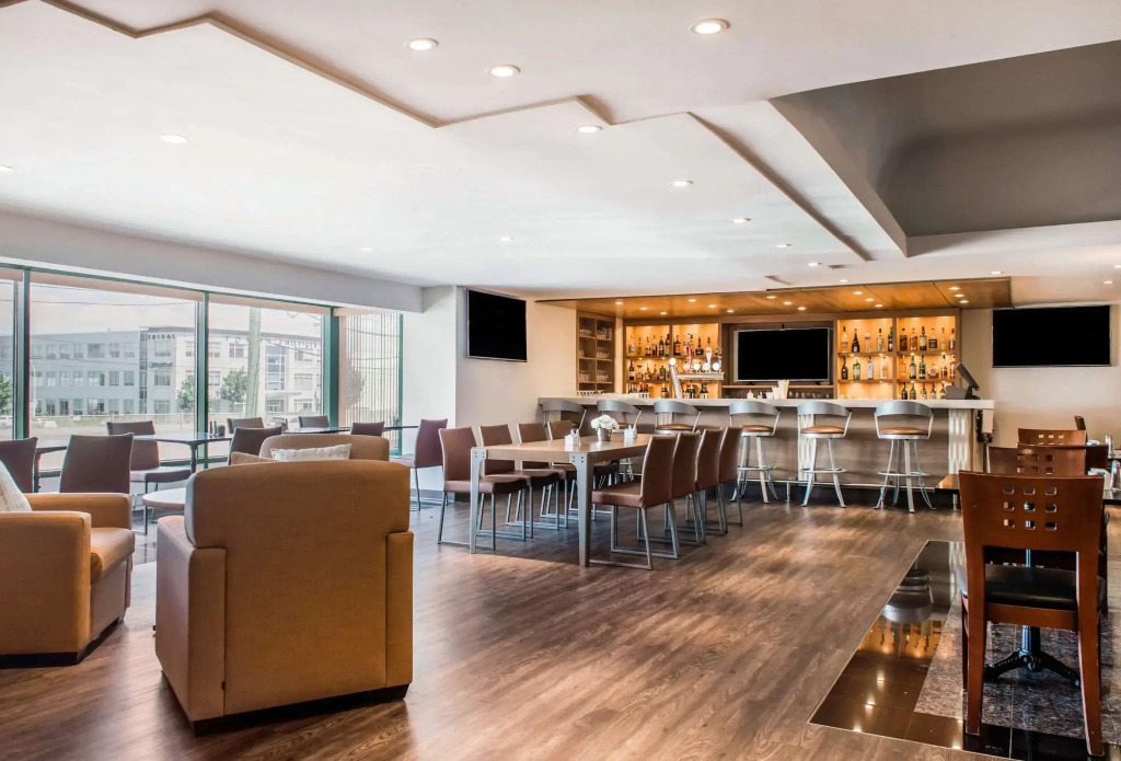Quality Hotel Dorval Aeroport