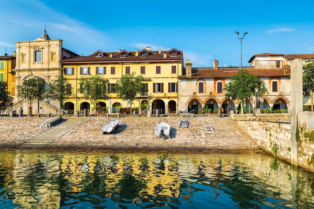 La Dolce Vita Pied Dans L' Eau