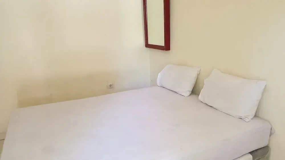 Oyo Flagship 2472 Makassar Cottage