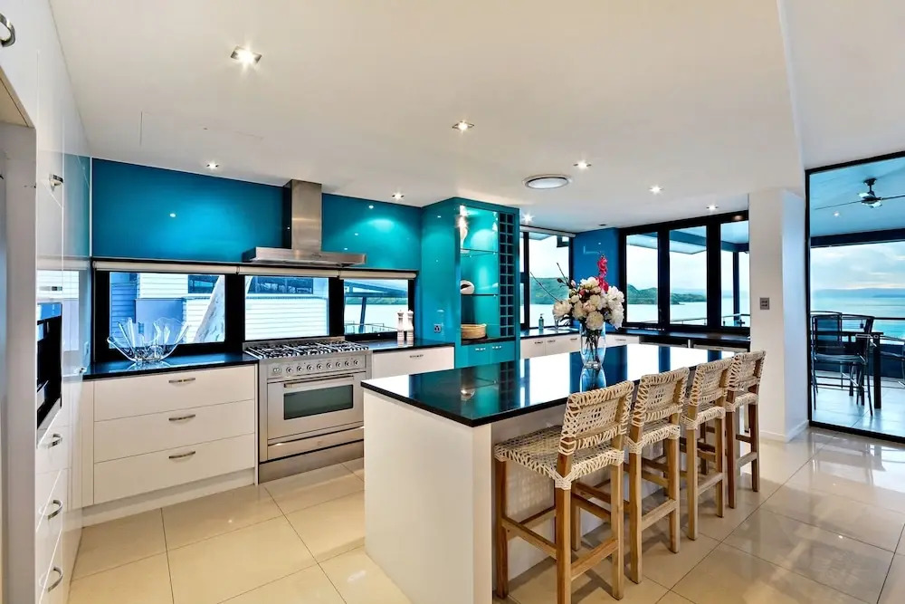 Villa 12 The Edge Oceanfront Deluxe 3 Bedroom Near Marina With Golf Buggy