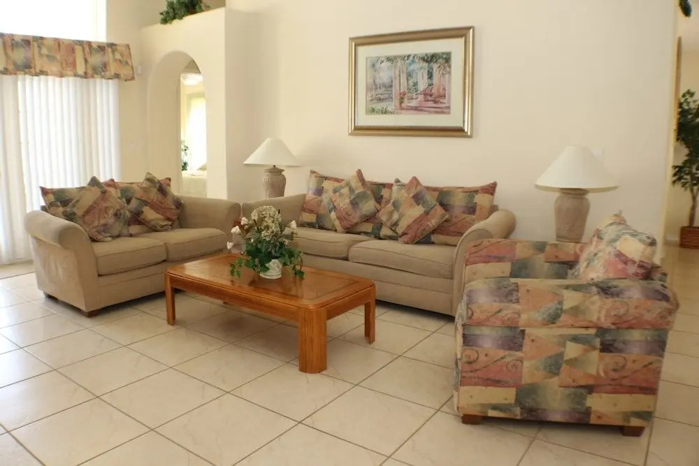 IC018OR - 4 bedroom pool home