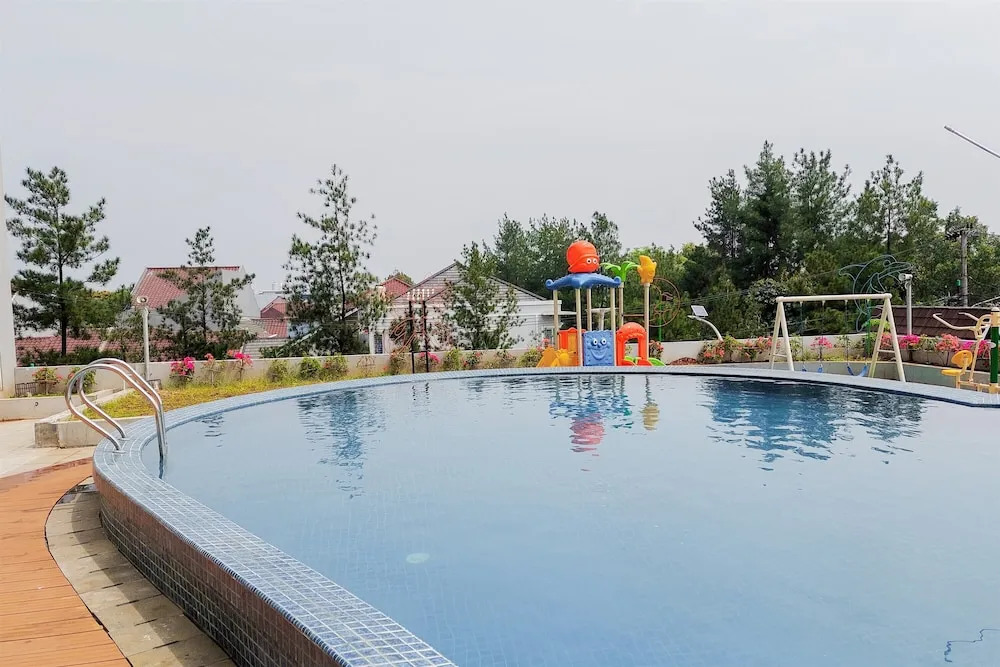 Comfort Stay And Homey Studio Amazana Serpong Apartment