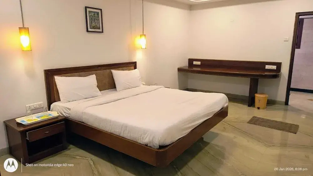 Rayas Inn