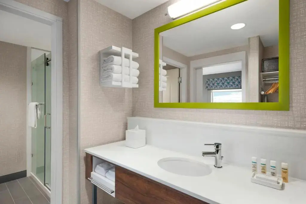 Hampton Inn & Suites Kelowna, British Columbia, Canada