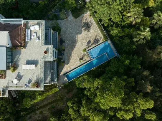 Seaside Seclusive Mansion