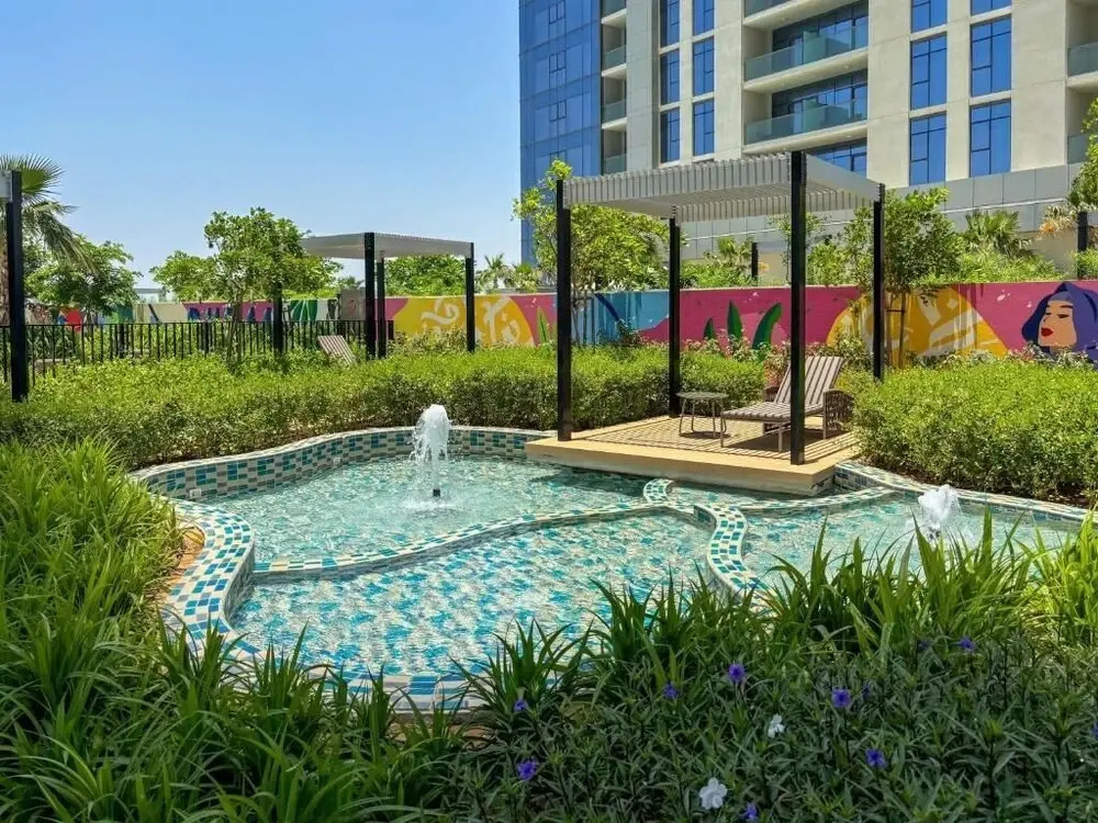 Keyrock Living- Luxe 2BR in Business Bay